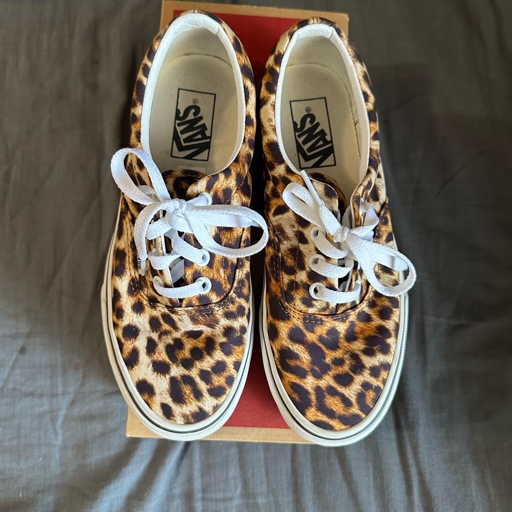 Leopard vans